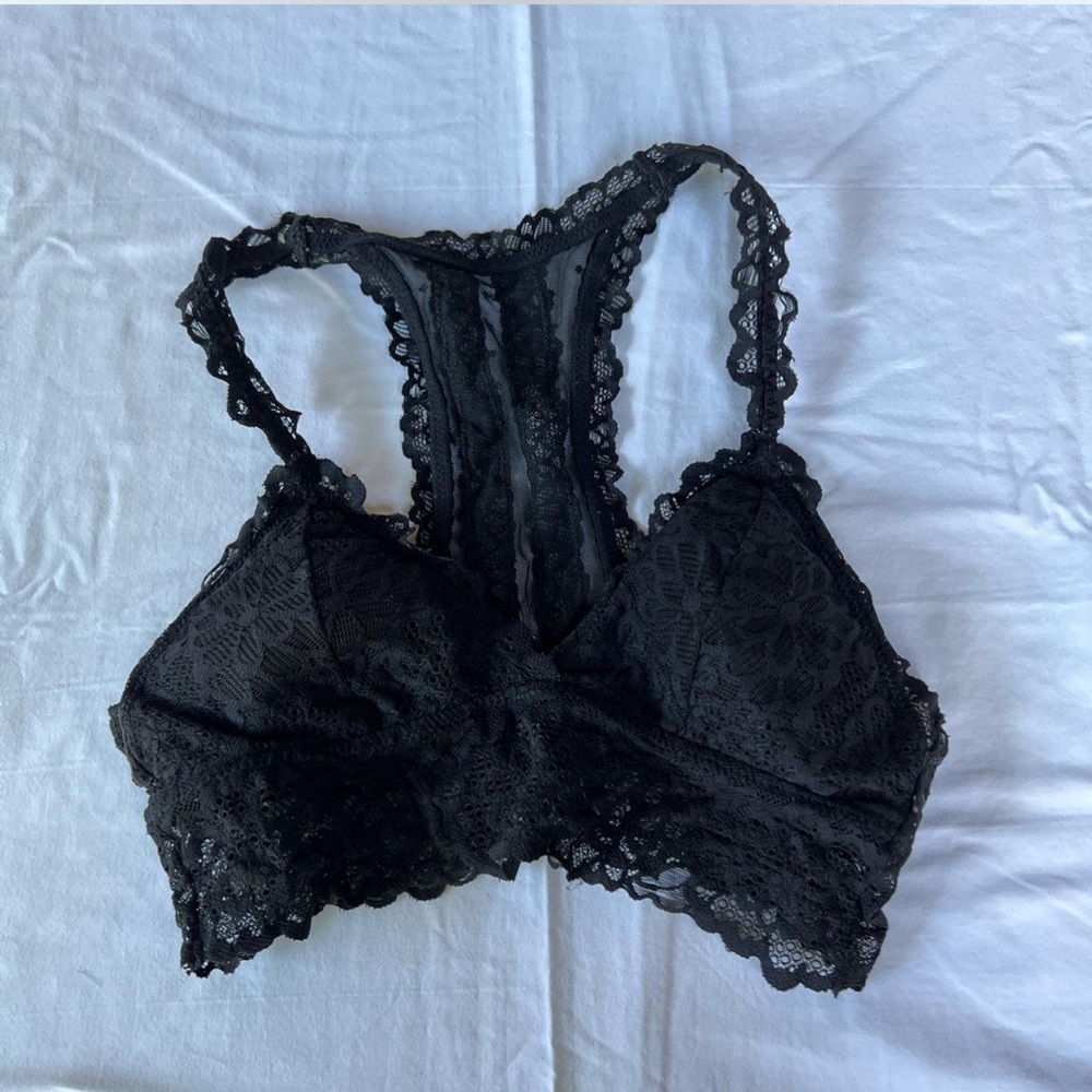 FLOWERY LACEY BRALETTE